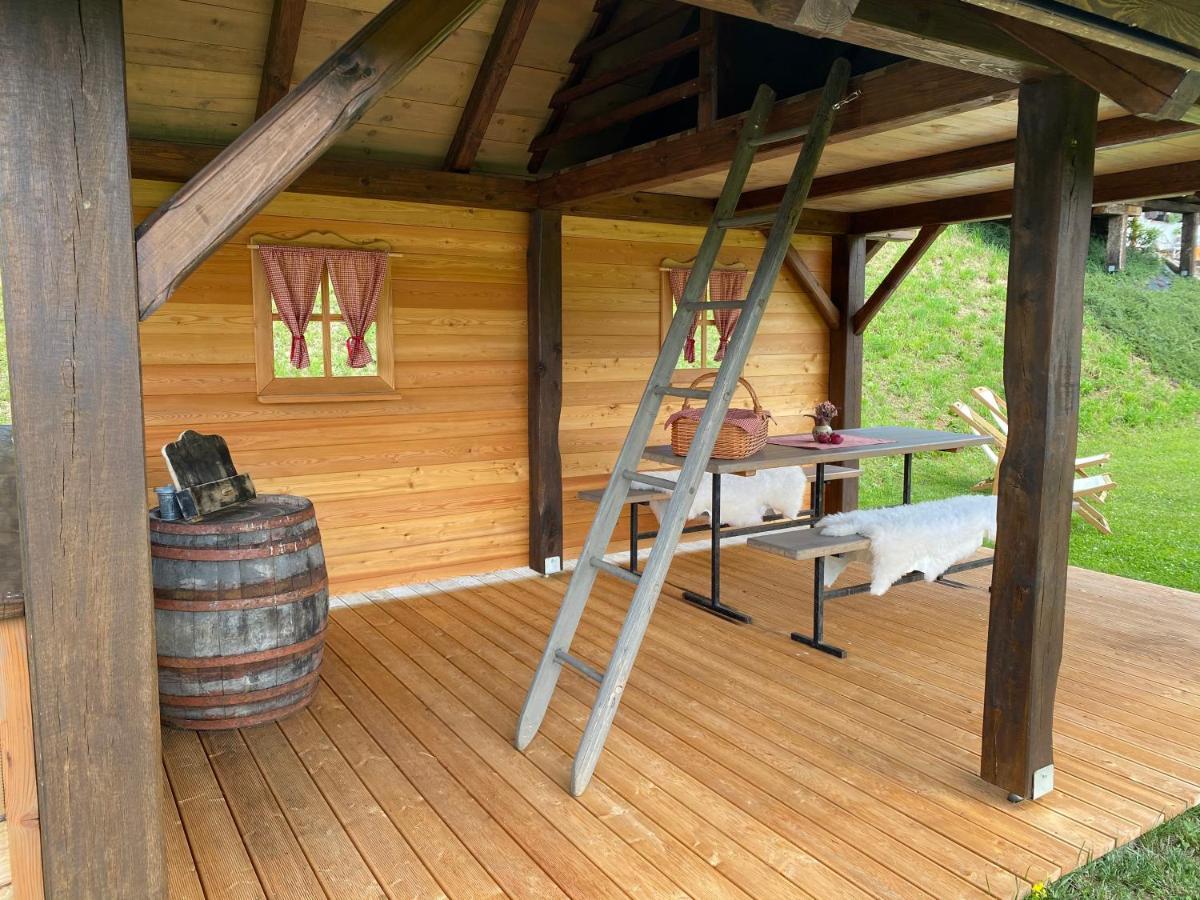 Wooden Hut At Tourist Farm Artisek Vila Store Exterior foto
