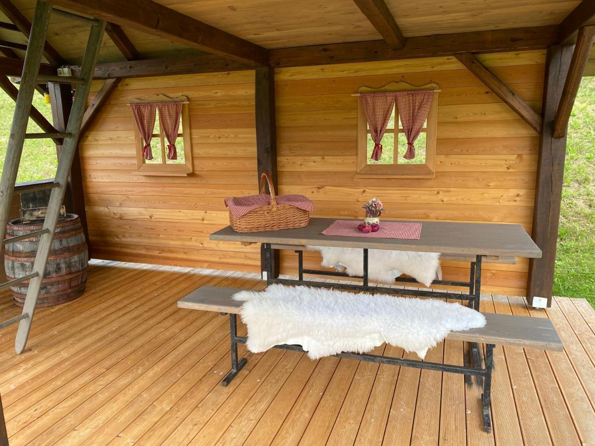 Wooden Hut At Tourist Farm Artisek Vila Store Exterior foto