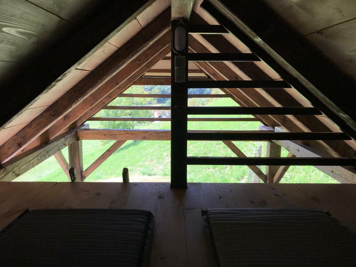 Wooden Hut At Tourist Farm Artisek Vila Store Exterior foto